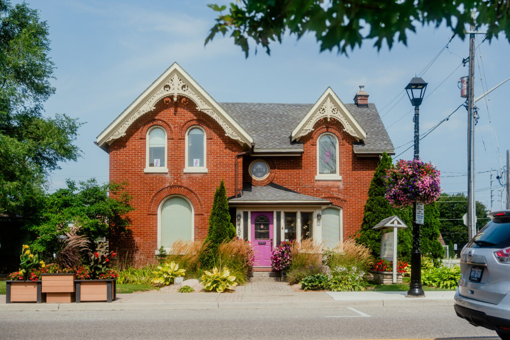 Streetsville: The Village in The City. Whoever chose that name knew what they were doing, because the township’s name reflects its unique historical character relative to the surrounding cityscape. Did you know that Streetsville has the largest number of historical buildings in Mississauga? It is one of Mississauga’s founding villages, characterized by its 19th- and early 20th-century buildings. Streetsville is a cultural cornerstone (or as they say, a true oldie but a goodie), and it is finally getting recognition for it. In December 2024, Streetsville was named a Heritage Conservation District and was only recently included in Section V of the Ontario Heritage Act.1 This begs the question: how can the businesses of Streetsville make the most out of this change and use the village’s fancy new title as a means to drive business?
